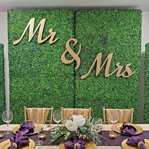 Mr & Mrs Sign: Wooden Gold